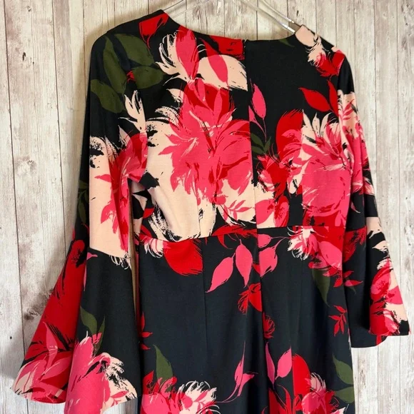 Trina Turk 'Sena' Black Pink Floral Bell Sleeve V-Neck Ponte Dress 8 - Picture 8 of 10